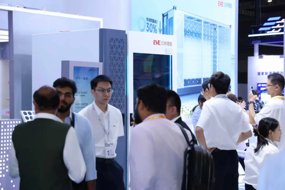 With Large Battery Cell Technology Leading the Way, EVE Shines at the 4th EESA Energy Storage Show to Promote High-Quality Industry Development.