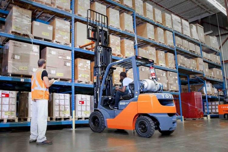 The Benefits of LiFePO4 Batteries for Forklifts — why fleets are switching now