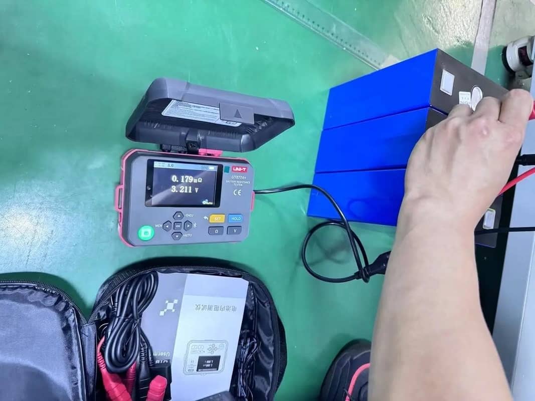 理解磷酸铁锂电池电压：性能与安全的完整指南