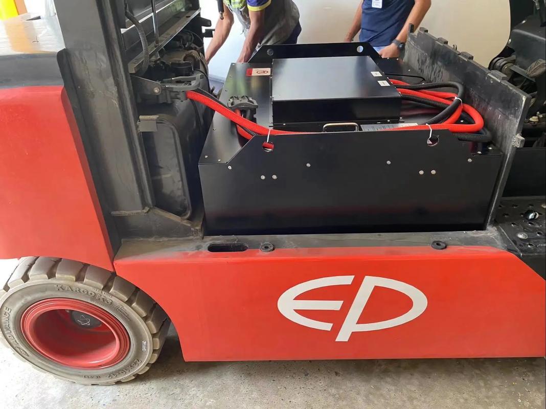 The Advantages of Lithium-Ion Batteries in Forklifts