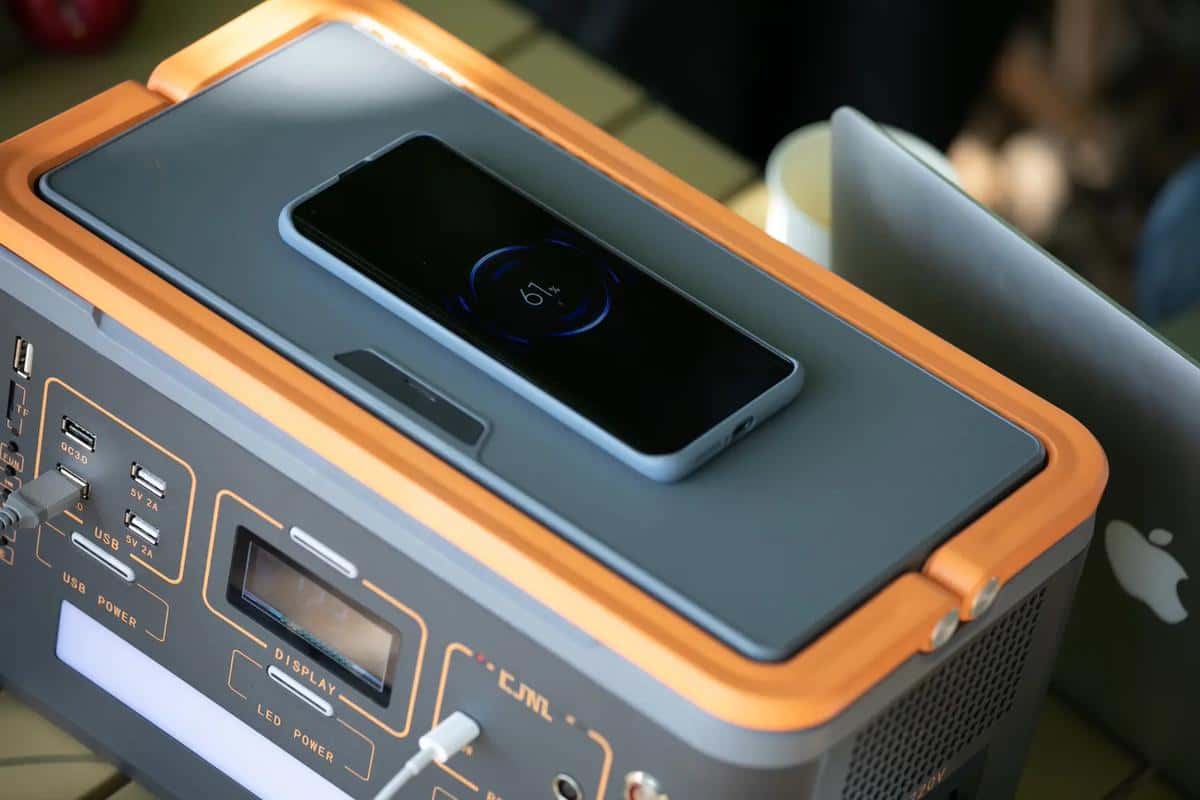 Portable Battery Charger vs. Power Bank: What’s the Difference?